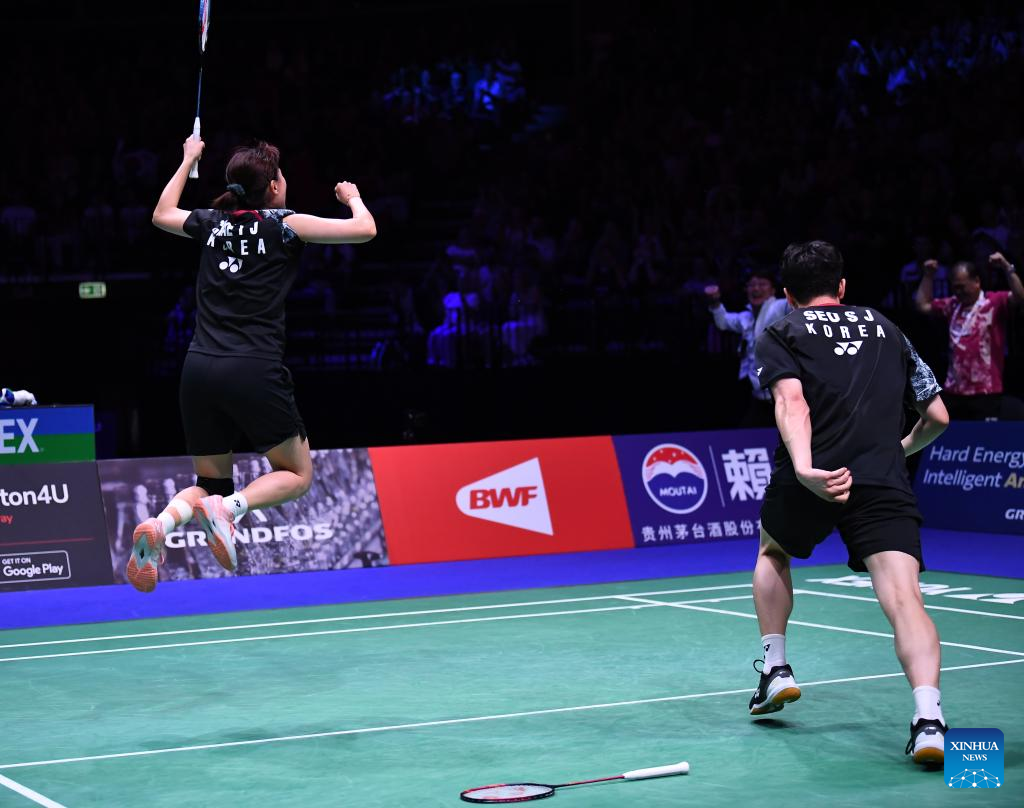 China's Zheng/Huang defeated in badminton worlds mixed doubles final-Xinhua
