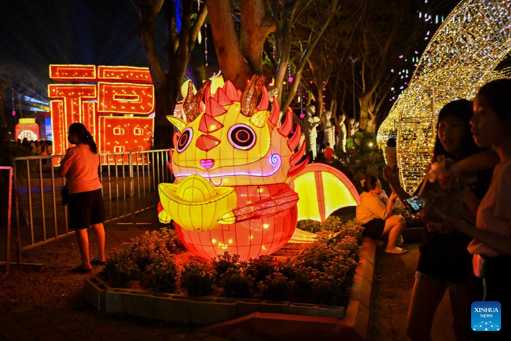 People visit lantern show ahead of Chinese Lunar New Year in Malaysia ...