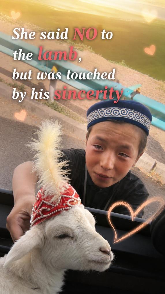 Xinjiang boy offers lamb to tourist as parting gift