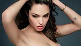 Angelina Jolie has double mastectomy