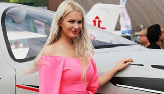 You are a vision: beauties in Zhuhai Air Show