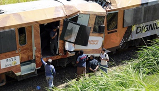 Commuter trains collide in Costa Rica, injuring at least 106