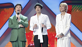 Su Shiding wins at China music variety show